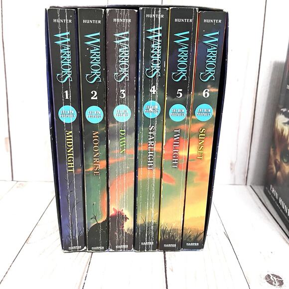 Warriors: The New Prophecy Box Set: Volumes 1 to 6: The Complete Second Series - Picture 2 of 5